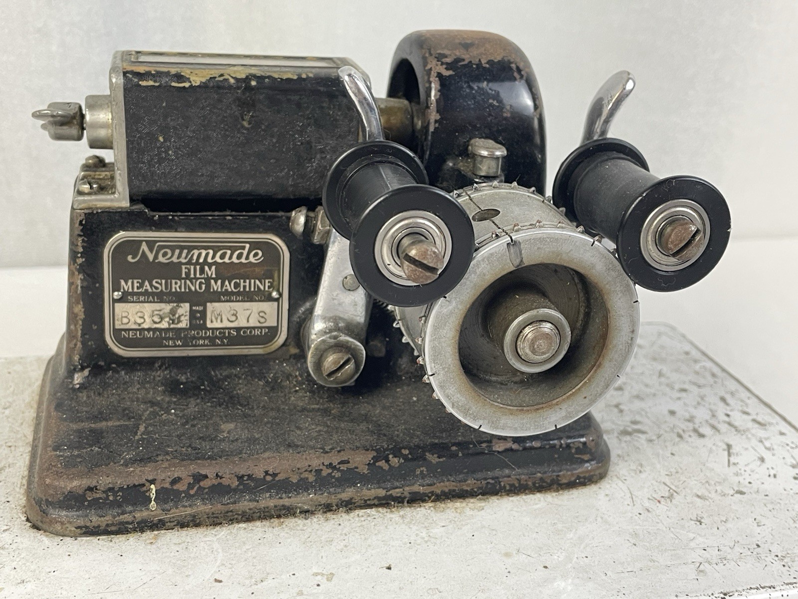 Vintage NeuMade M37-S 35mm Film Measuring Machine