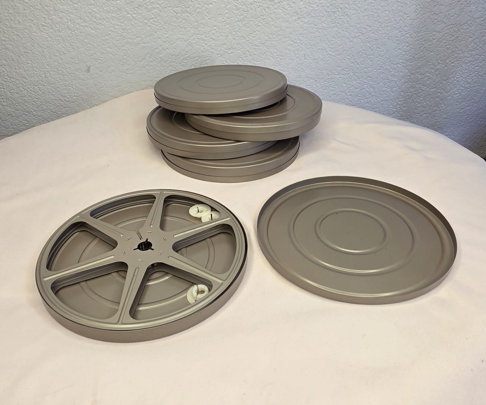 Lot Vintage 7” Empty Film Reels Gray Plastic Movie Reel Canisters 8mm