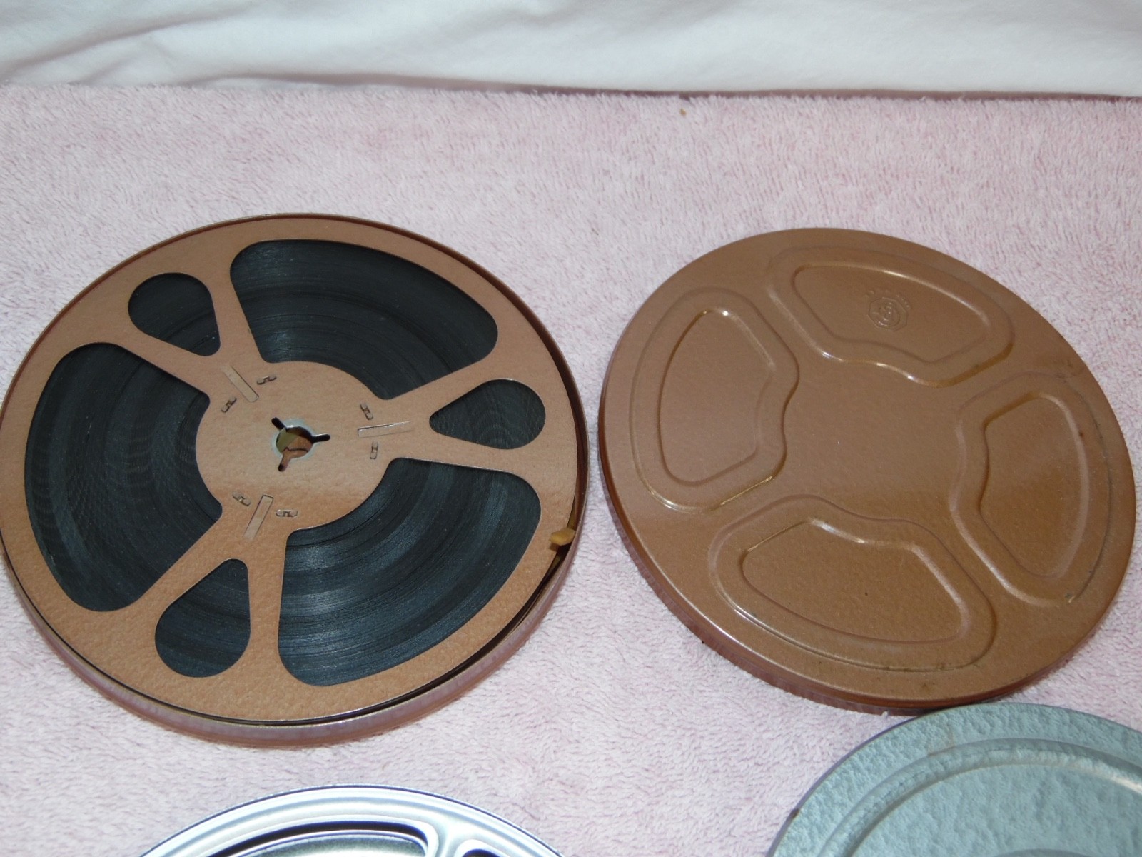 4 Vtg Metal 8mm Reel Canisters – 3 Have Mystery Film