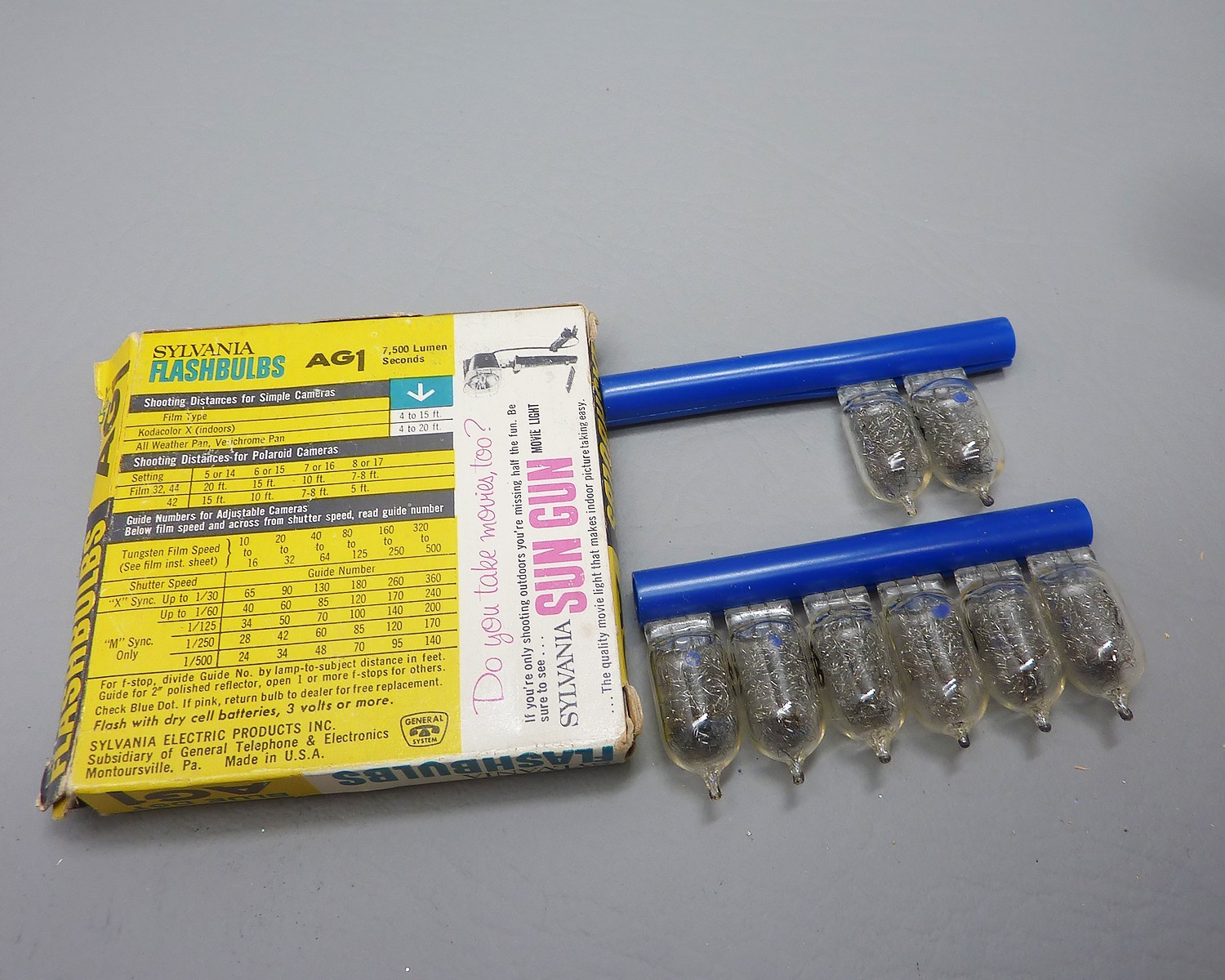 Vintage Sylvania Flashbulbs Blue Dot AG1 – 8 left in box