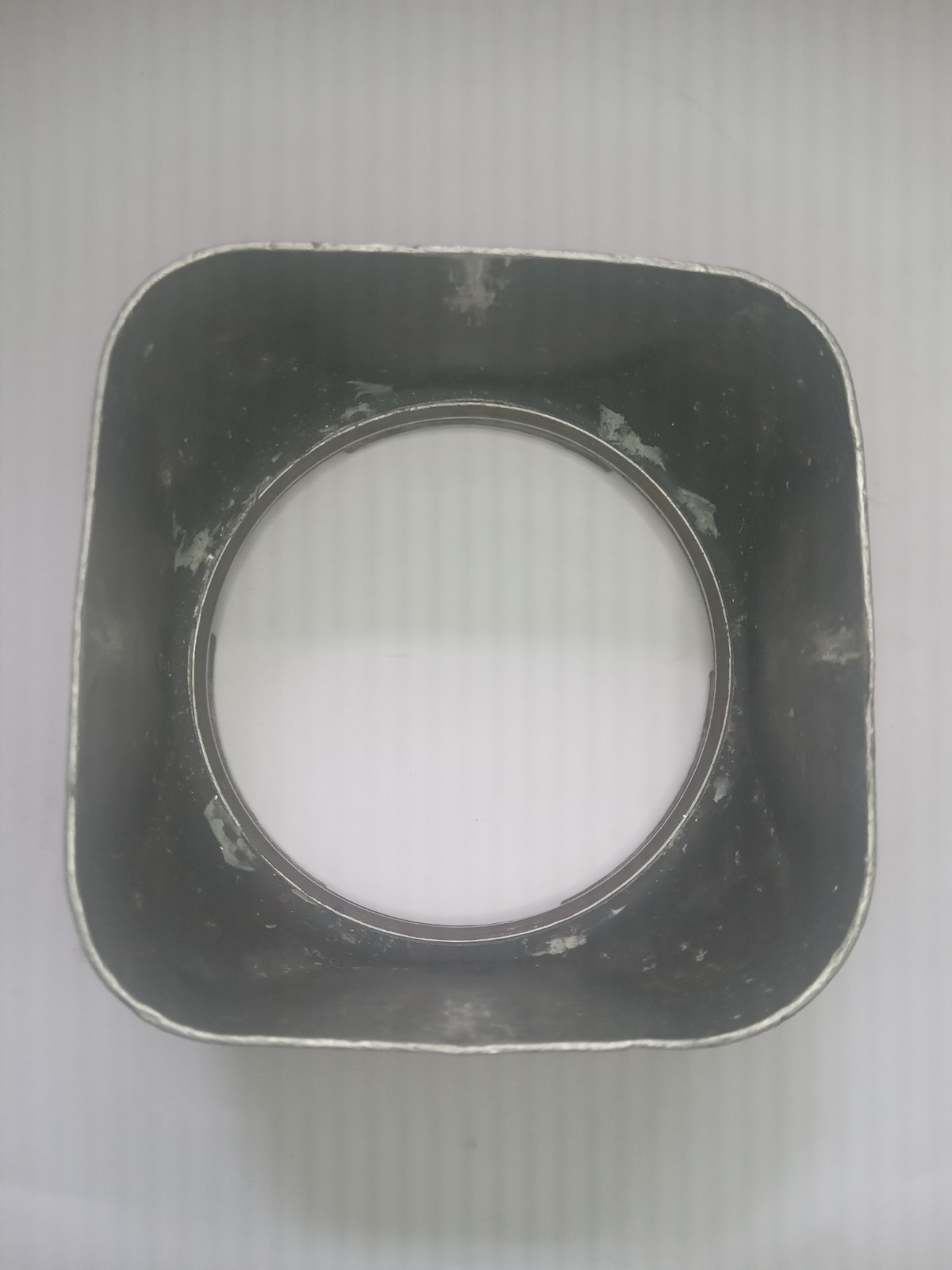 Original Hasselblad Hood For Carl Zeiss 80mm F2.8 lens In Poor Condition