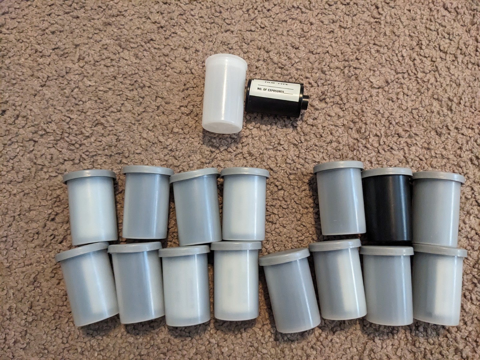 21x Kodak Snap-Cap 135 Magazine & Misc Reusable 35mm Film Canisters