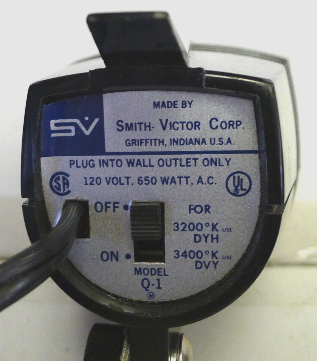 Smith Victor Model Q-1 650W 120V Plug In Movie Light- Vintage – TESTED