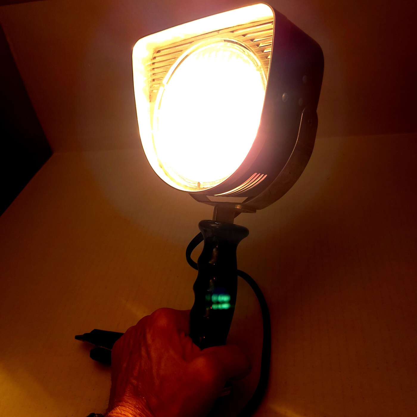 Lott A Lite Movie Lamp with DWA General Electric Sealed Beam LR19526 Tested