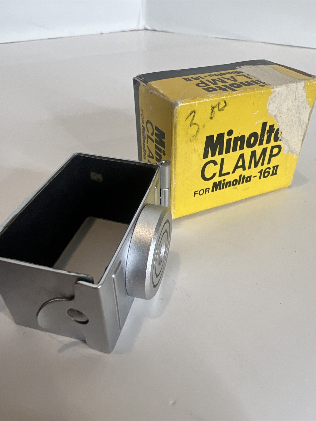 Genuine Minolta Accessory Tripod Shoe Clamp for Minolta 16 P, EE & EE II -Japan