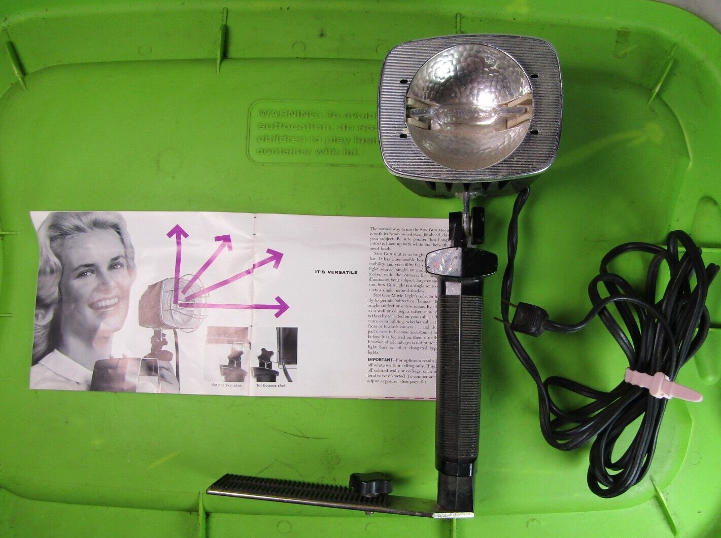 Vintage Sylvania Sun Gun II Movie Light Works Great! Model SG-55 w/ Instructions