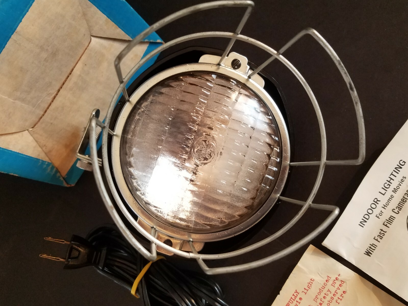 TESTED GOOD Vintage Acme-Lite Sealed Beam Movielite Model 96 250 Watts 115 Volts