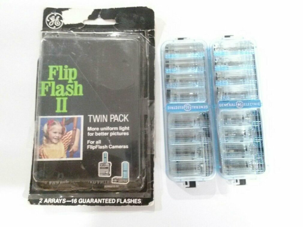 Vintage GE Flip Flash II Twin Pack 2 Arrays 16 Camera Bulbs ADSG316-A2