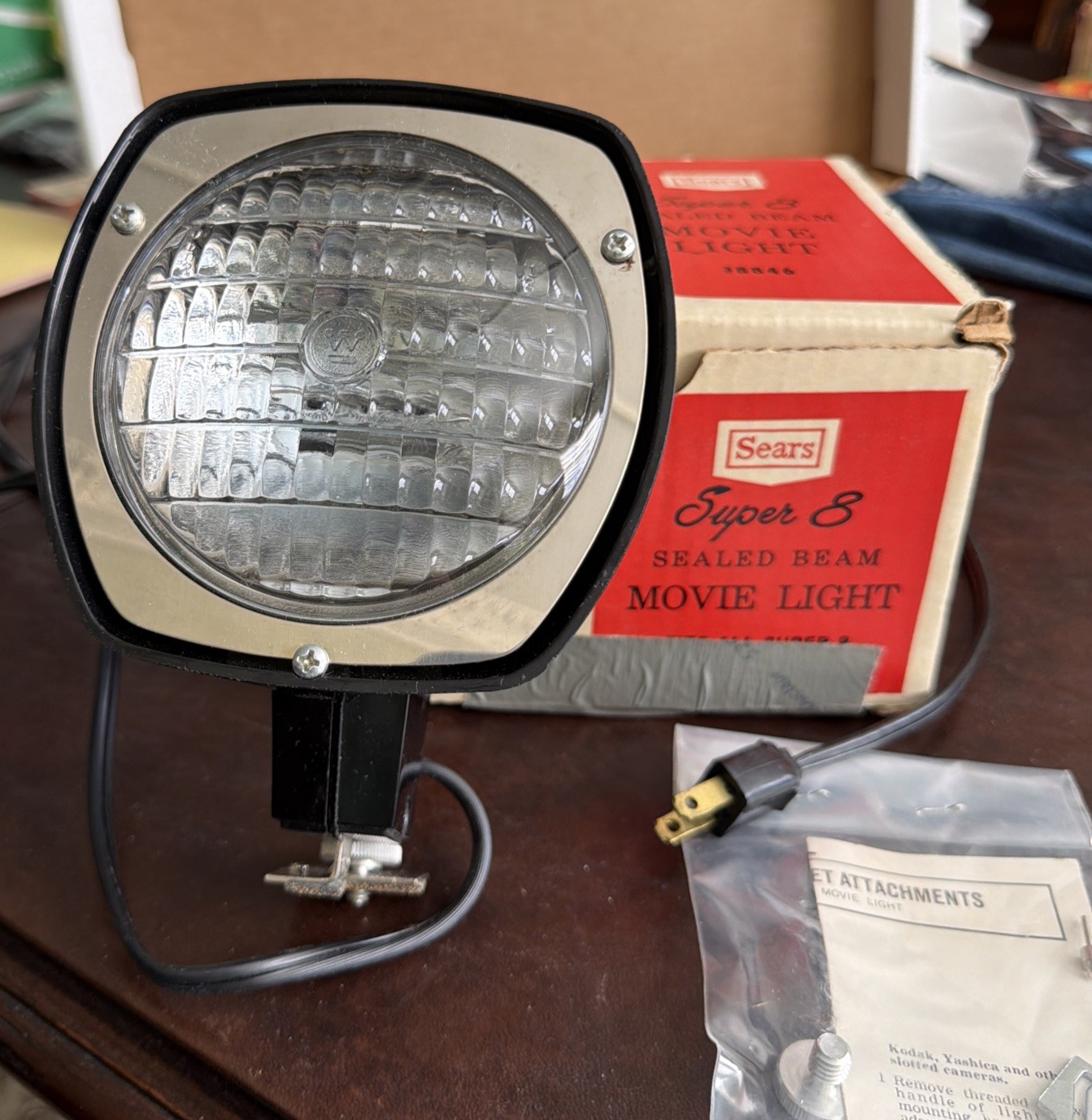 Vintage Sears Super 8 650 Watt Sealed Beam Movie Light Model 8846 w/ Box
