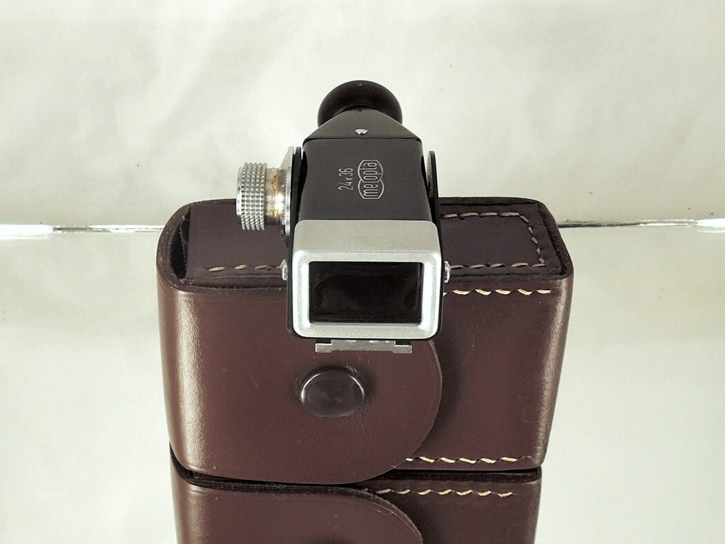 Viewfinder Flexaret Meopta s black 24×36 CLA older design with screws VERY RARE