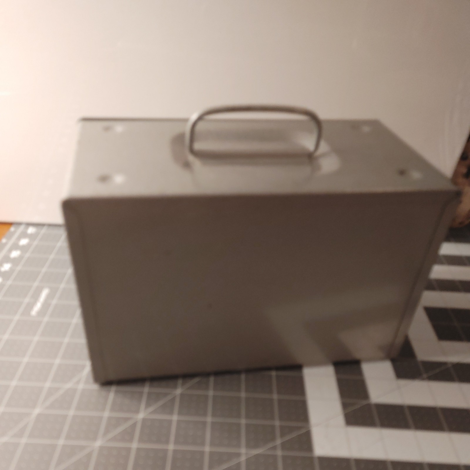 Brumberger Reel to Reel Metal Storage Case Holds 12 VINTAGE