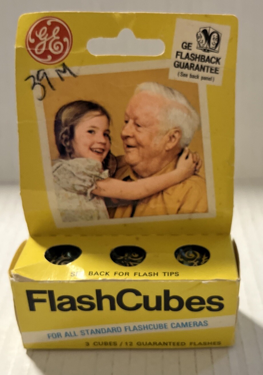 Vintage GE Flash Cubes 3 Pack General Electric NEW OLD STOCK Made In USA