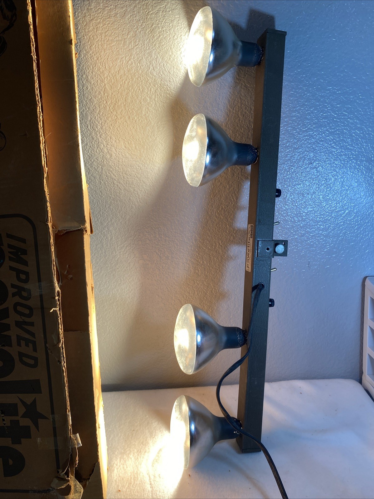 Vintage Portable Camera Light System “ Portable Sunshine” 4 Bulb POWELITE