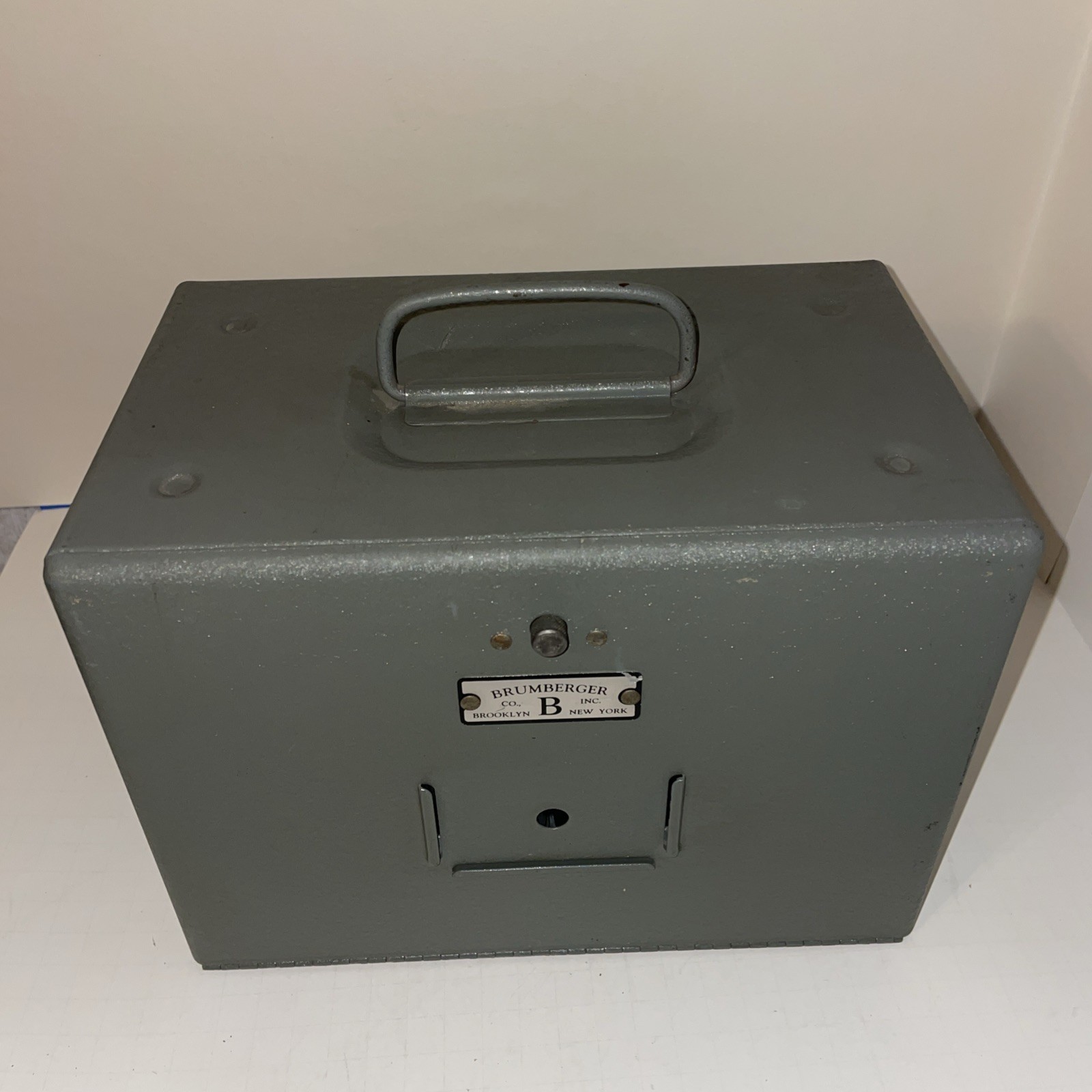 Brumberger Metal Case For 12 Reels – 5″ & 6″ Reel Canisters Included – No Reels