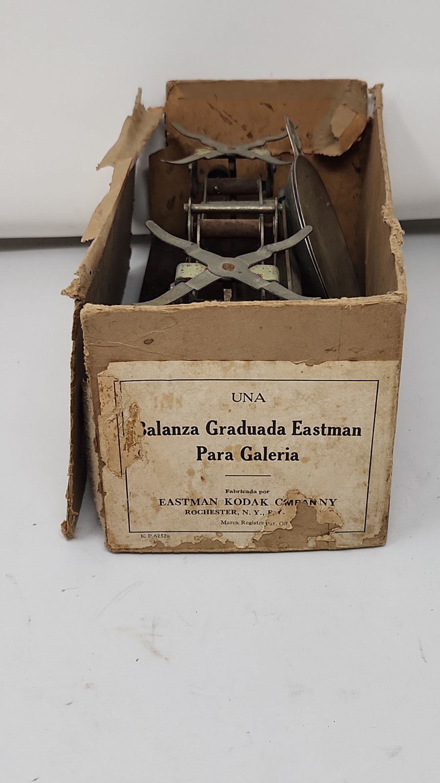 Hey, that’s a cool Eastman Kodak Photography Studio Scale! With Original Box