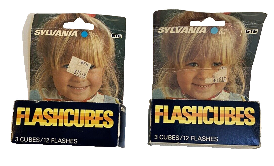 Vintage Sylvania Flashcubes 1970’s Flash Photography Blue Dot6 Cubes 21 Flashes