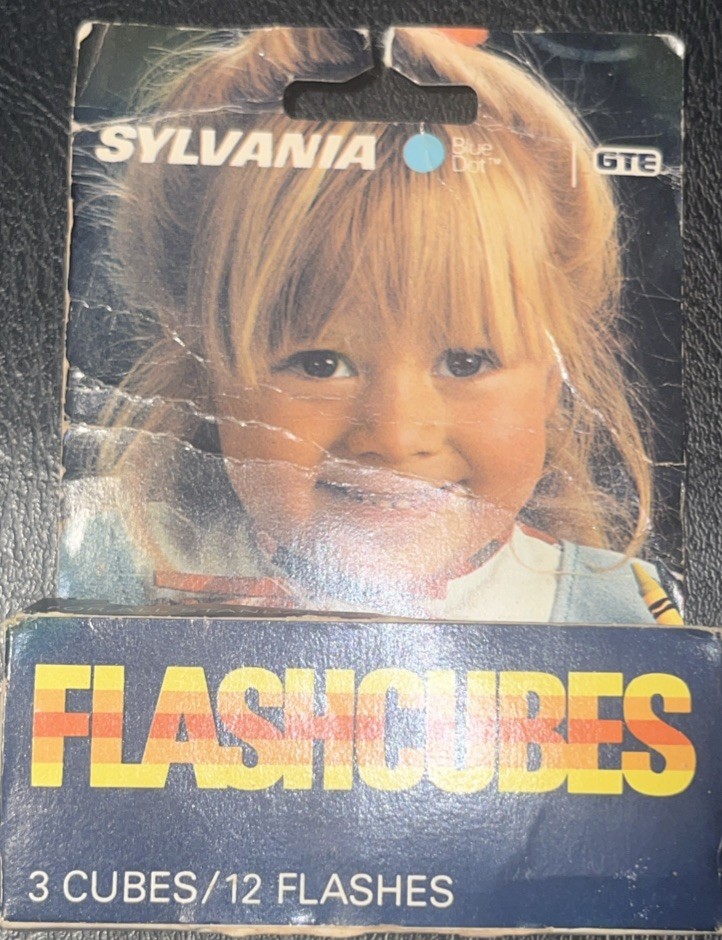 Vintage GTE Sylvania Flash Cubes 2 Cubes In Original Box 8 Flashes Total