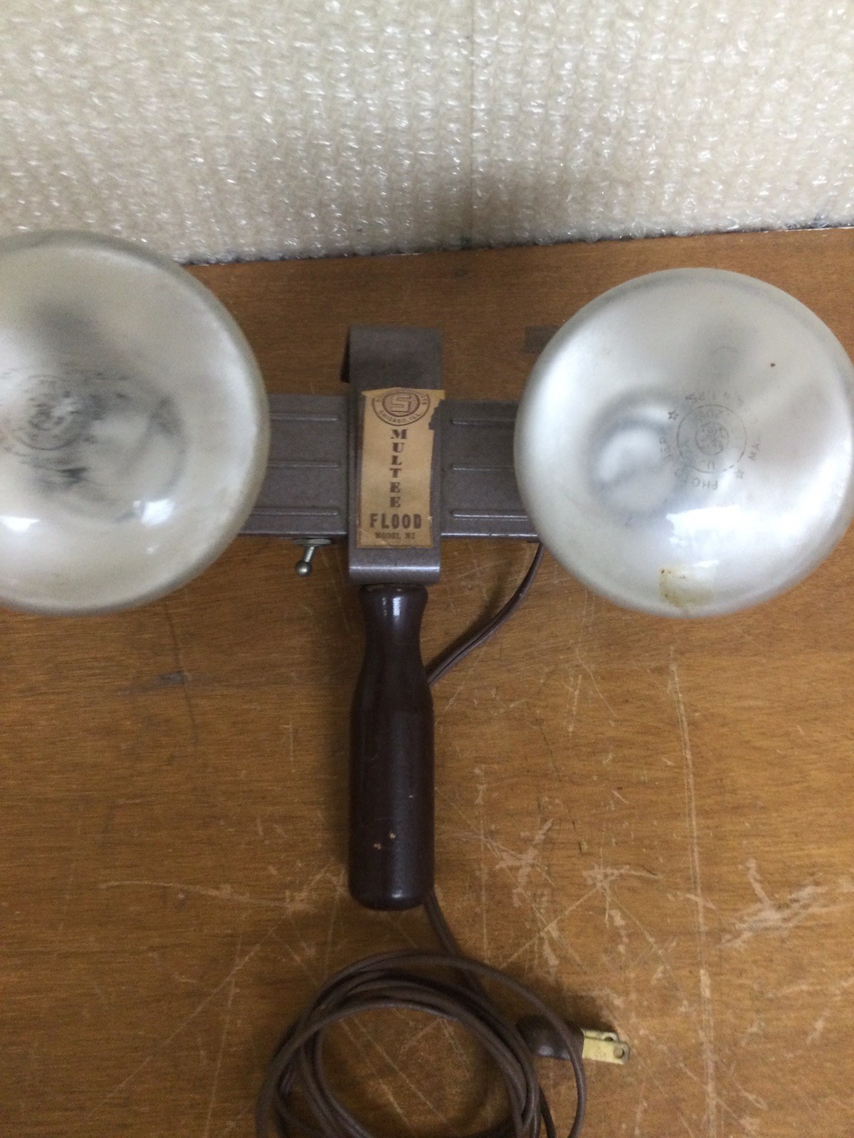 VTG Multee Handheld Movie- Flood -Photo-Light Model N2 + 2 Bulbs + 5 Small Reels