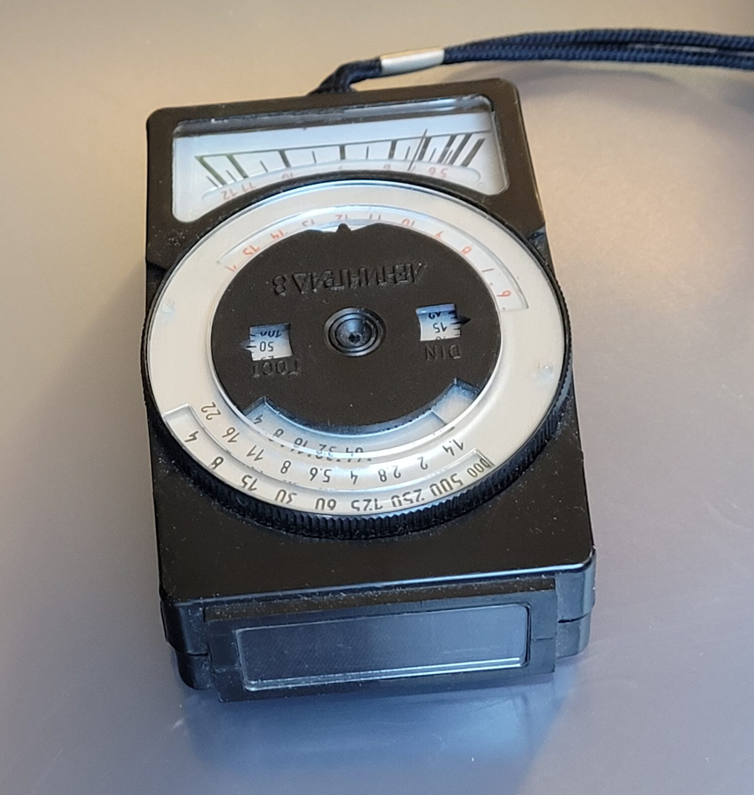 Vintage Photo Exposure Light Meter Soviet Leningrad 8 USSR Genuine Leather Case