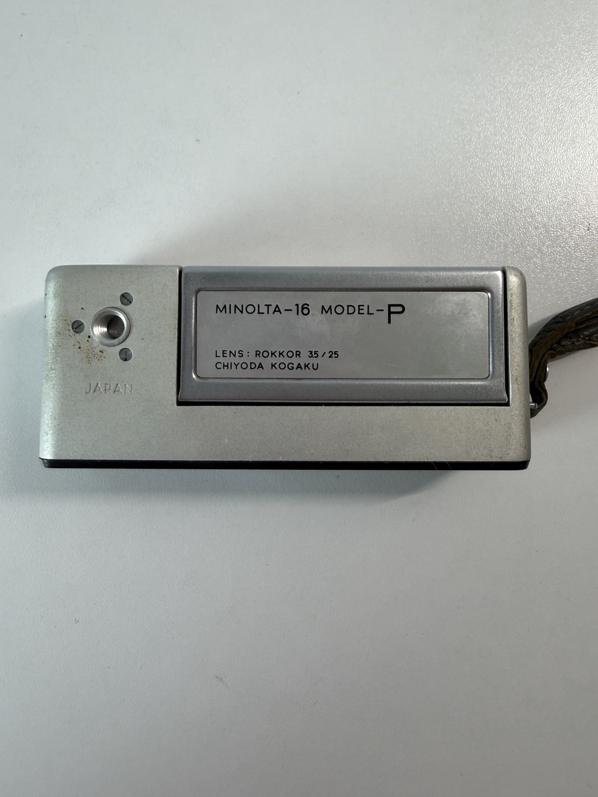 Vintage Minolta – 16 Model-P Camera & MG-S Cube Gun