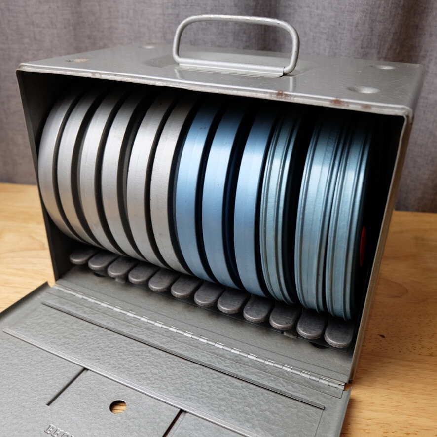 Vintage Brumberger Metal 8mm Film Case w/ 12 Empty 5″ Diameter Reels