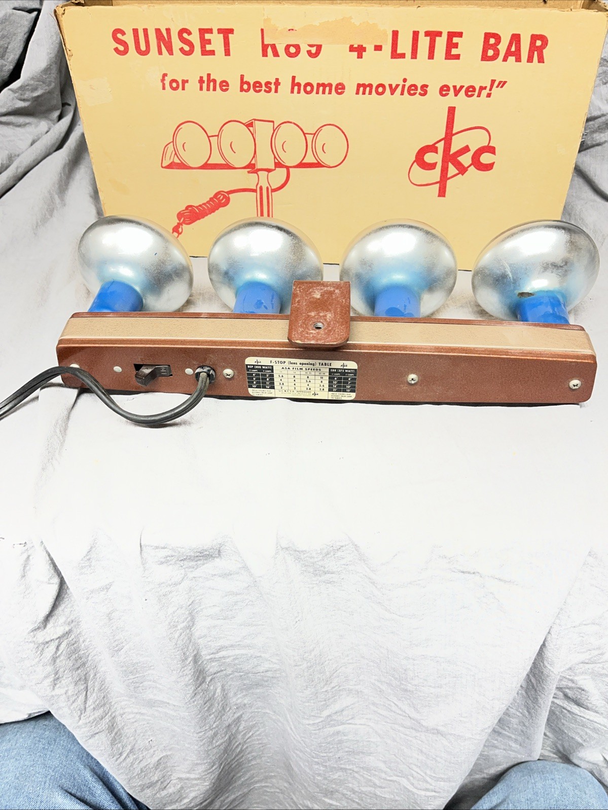Vintage CKC Sunset K89 Home Movie Light Bar with Four Bulbs