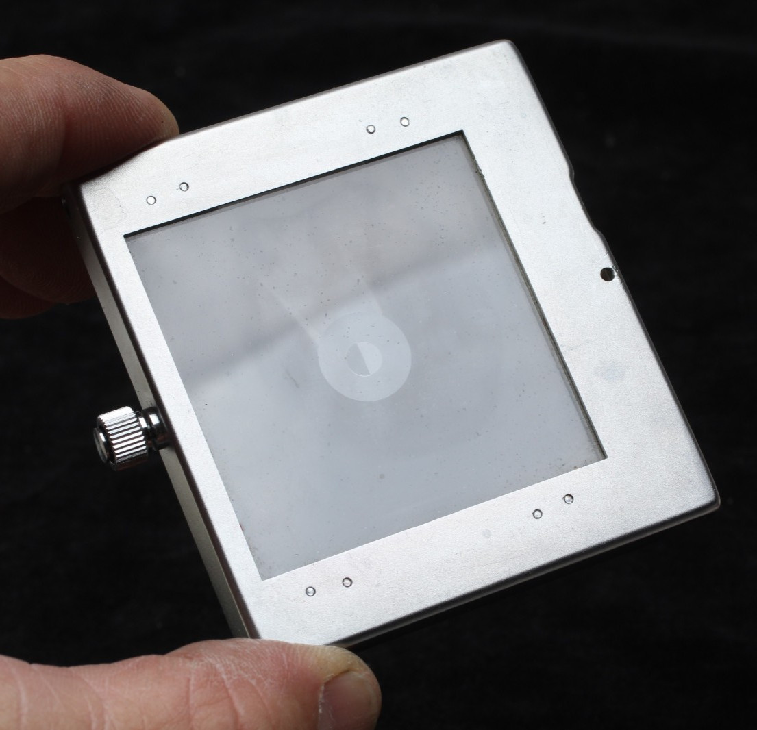 MAMIYA FOCUSING SCREEN & HOLDER FOR C SERIES TLR CAMERAS C22 C33 C220 C330