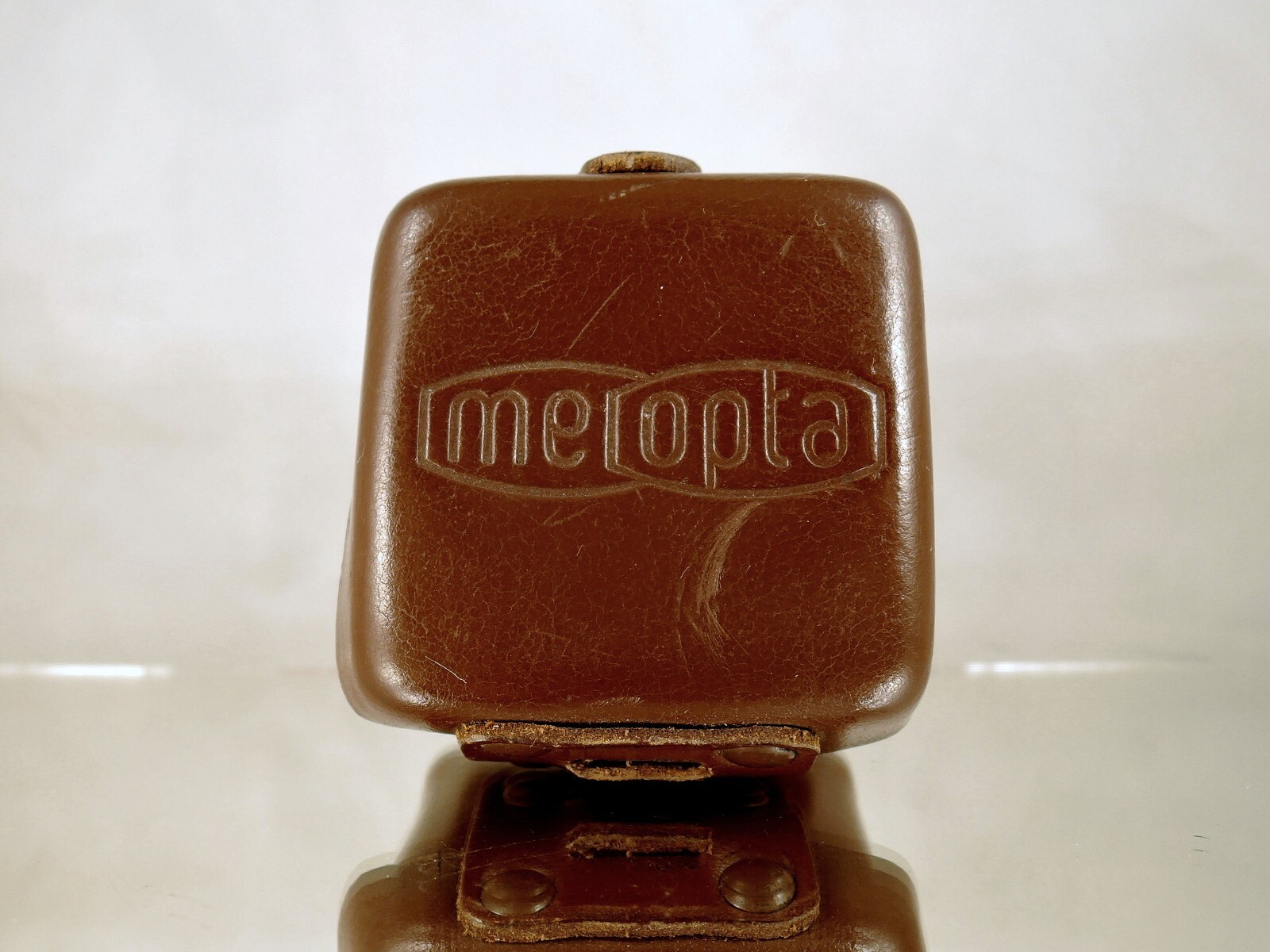 FLEXARET MEOPTA Leather box for a square lens hood B40 and four filters B36
