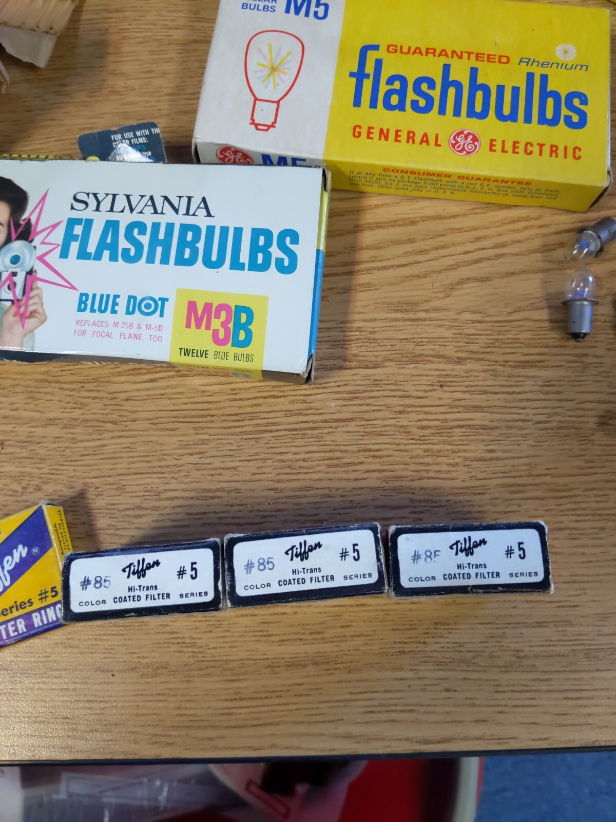 VTG MIXED LOT Flash Bulbs G E SYLVANIA TIFFEN FILTER BLUE DOT CAMERA PHOTO
