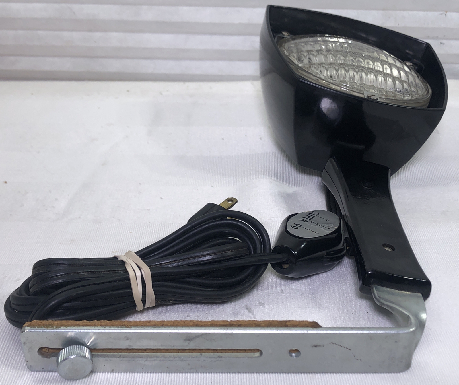 1960s GENERAL ELECTRIC SUPER 99 MOVIE LIGHT fits all cameras DOUBLE BEAM – 650w