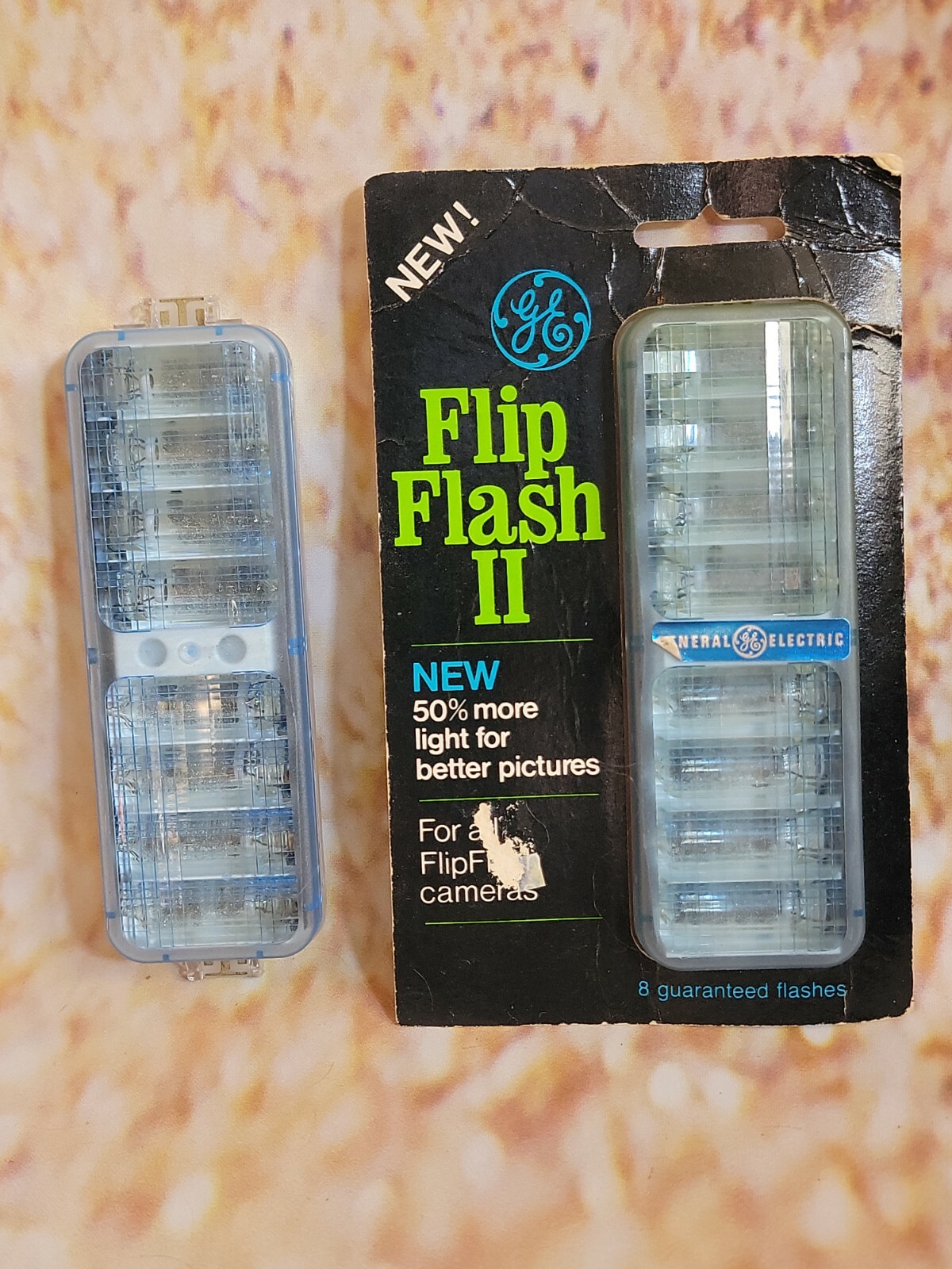 Vintage GE Flip Flash II Flashbulbs 2 Pkgs 16 Flashes Green Dot New Old Stock