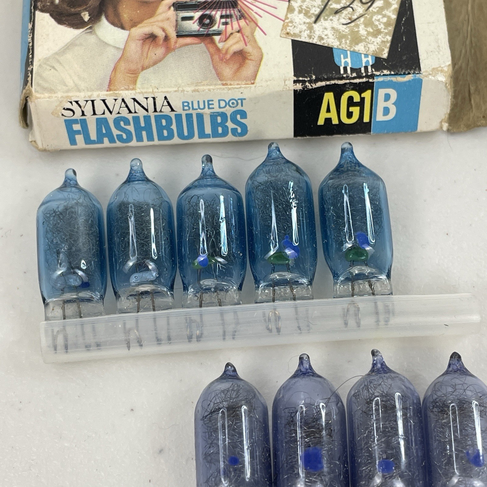 9 Sylvania Blue Dot Flash Bulbs AG1B In Original Box Vintage