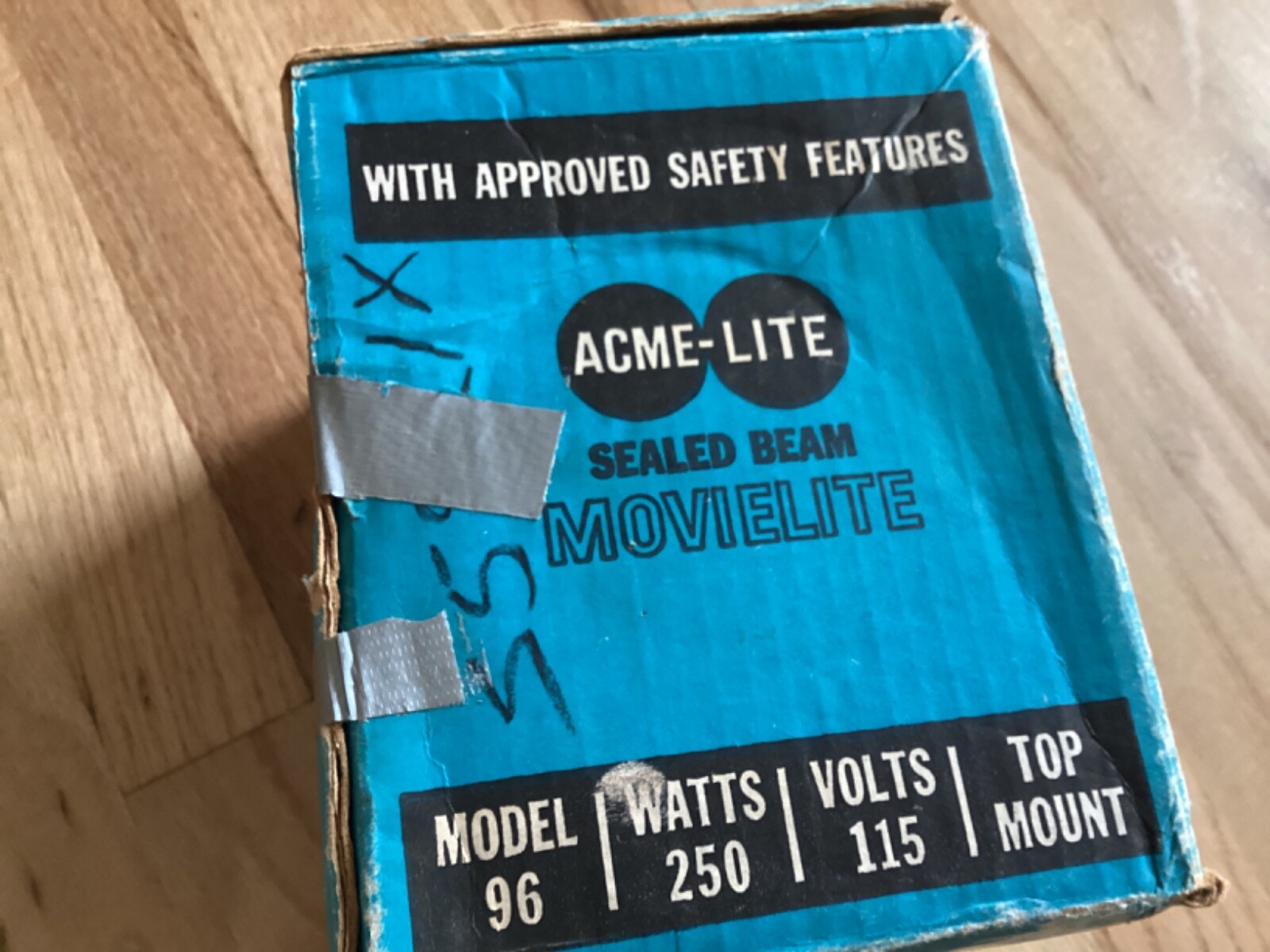 Vintage Acme Lite Sealed Beam Movielite Model Fits Super 8 Cameras 250 Watts