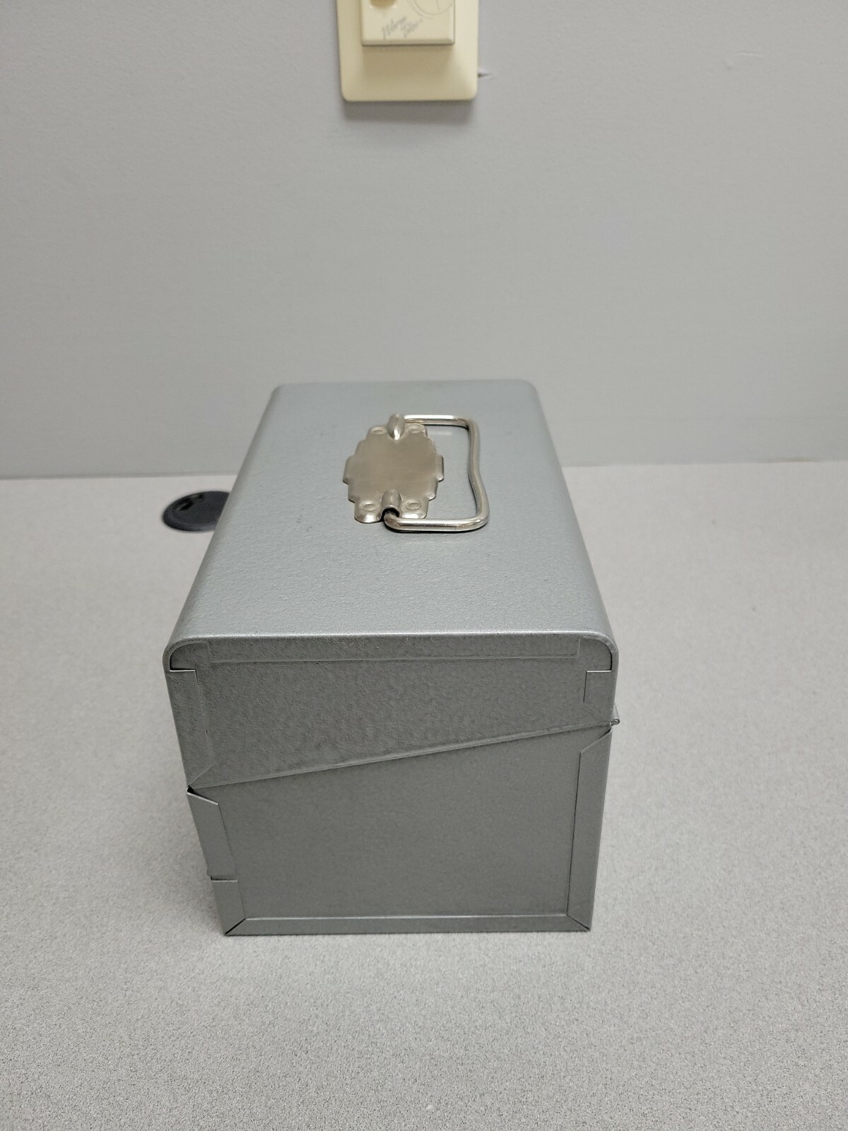 8MM Metal Movie Film 12 Reel Holder Carrying Case