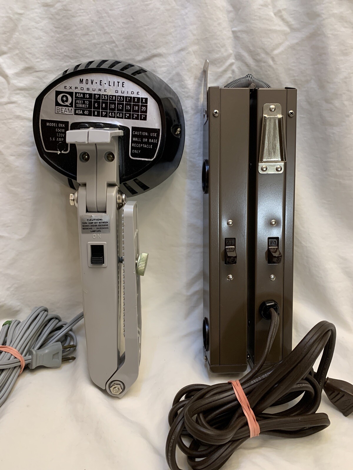Q BEAM Mov-E-Lite ACME -LITE DXK CINE KODAK FOLDING 1500W VINTAGE Lot Of 2