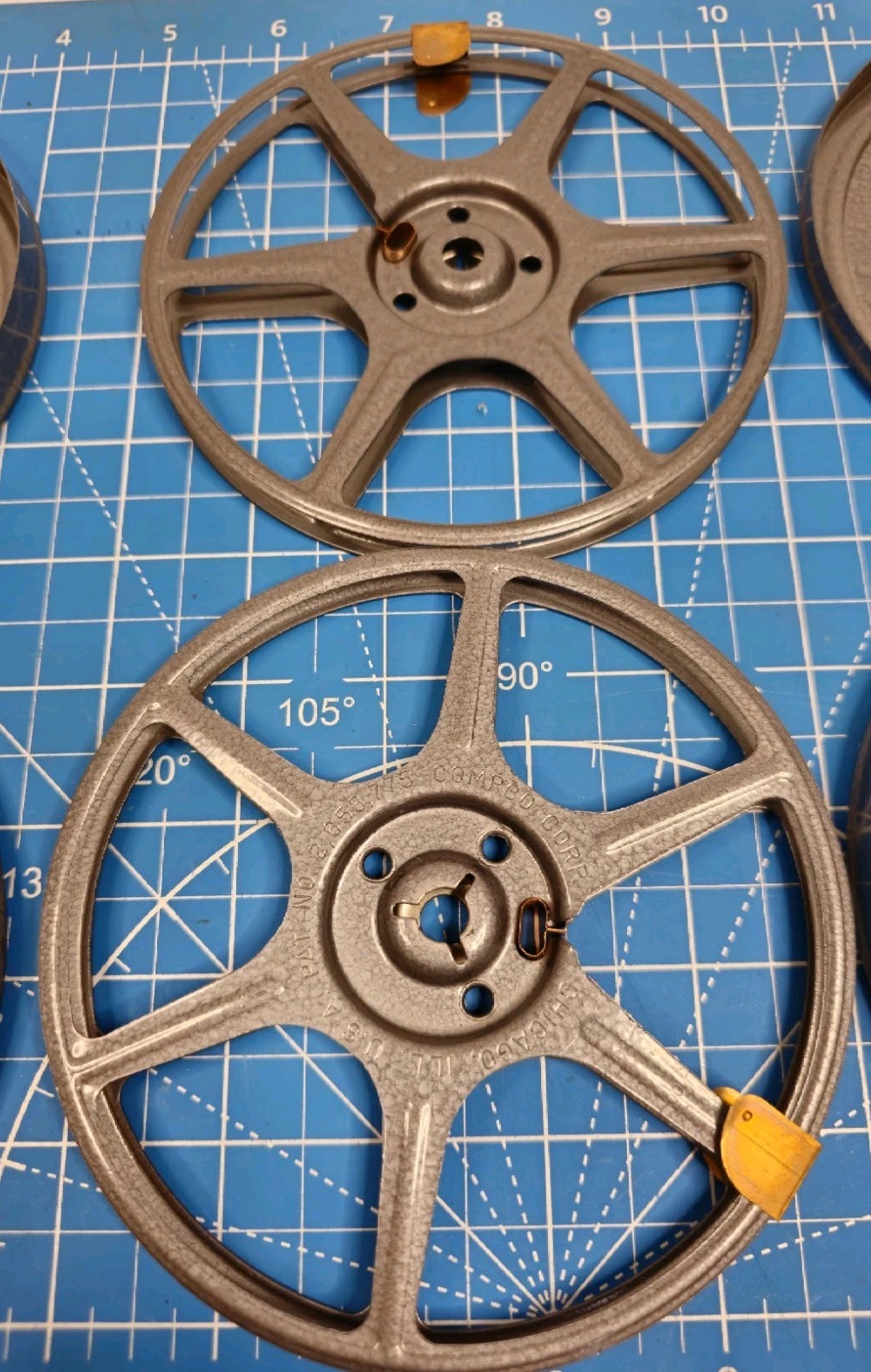 2 Vintage 8mm Movie Film 5” Empty Reels 200’ In Compco Canisters Collectible