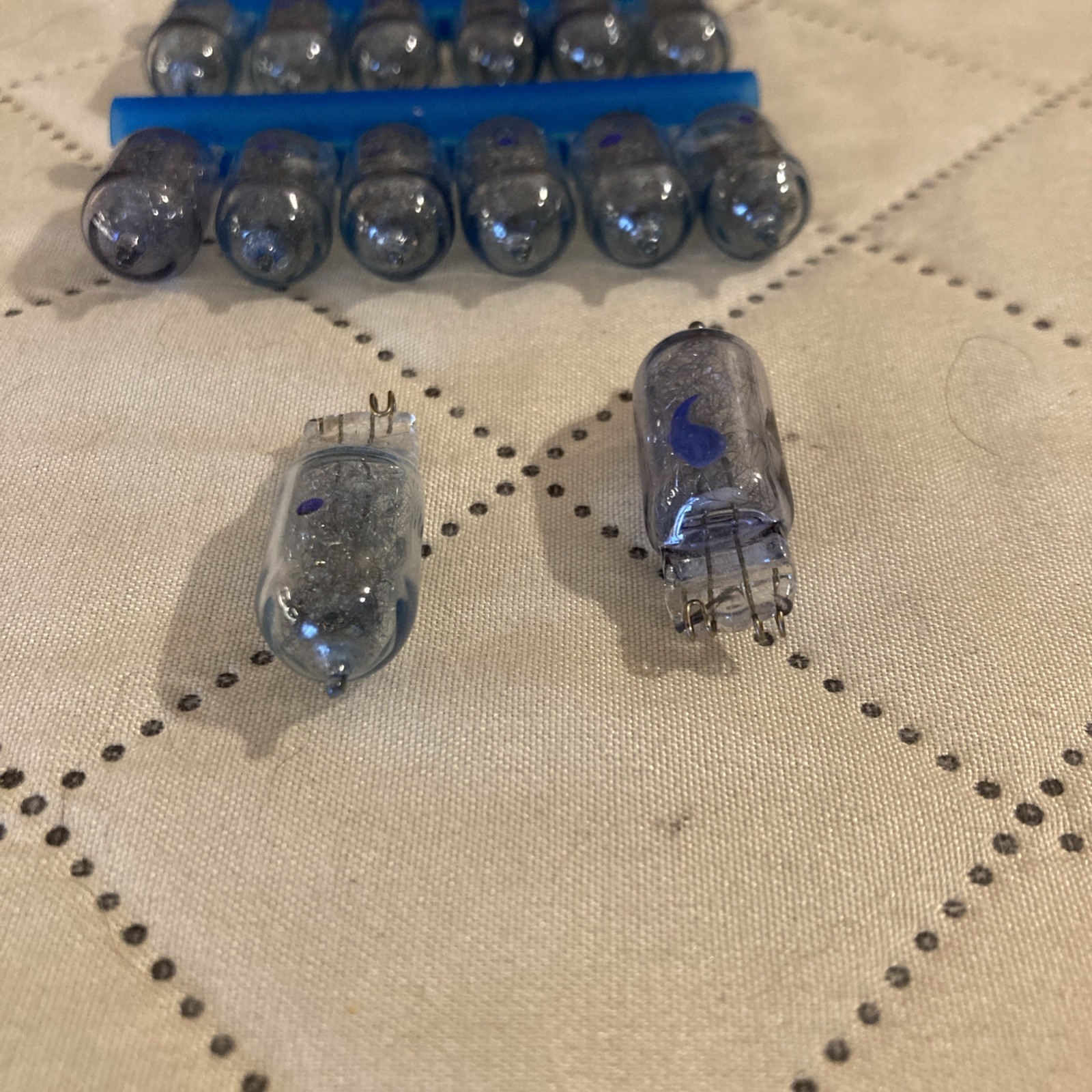 Vintage Sylvania AG-1 Blue Blue Dot Replacement Flashbulbs