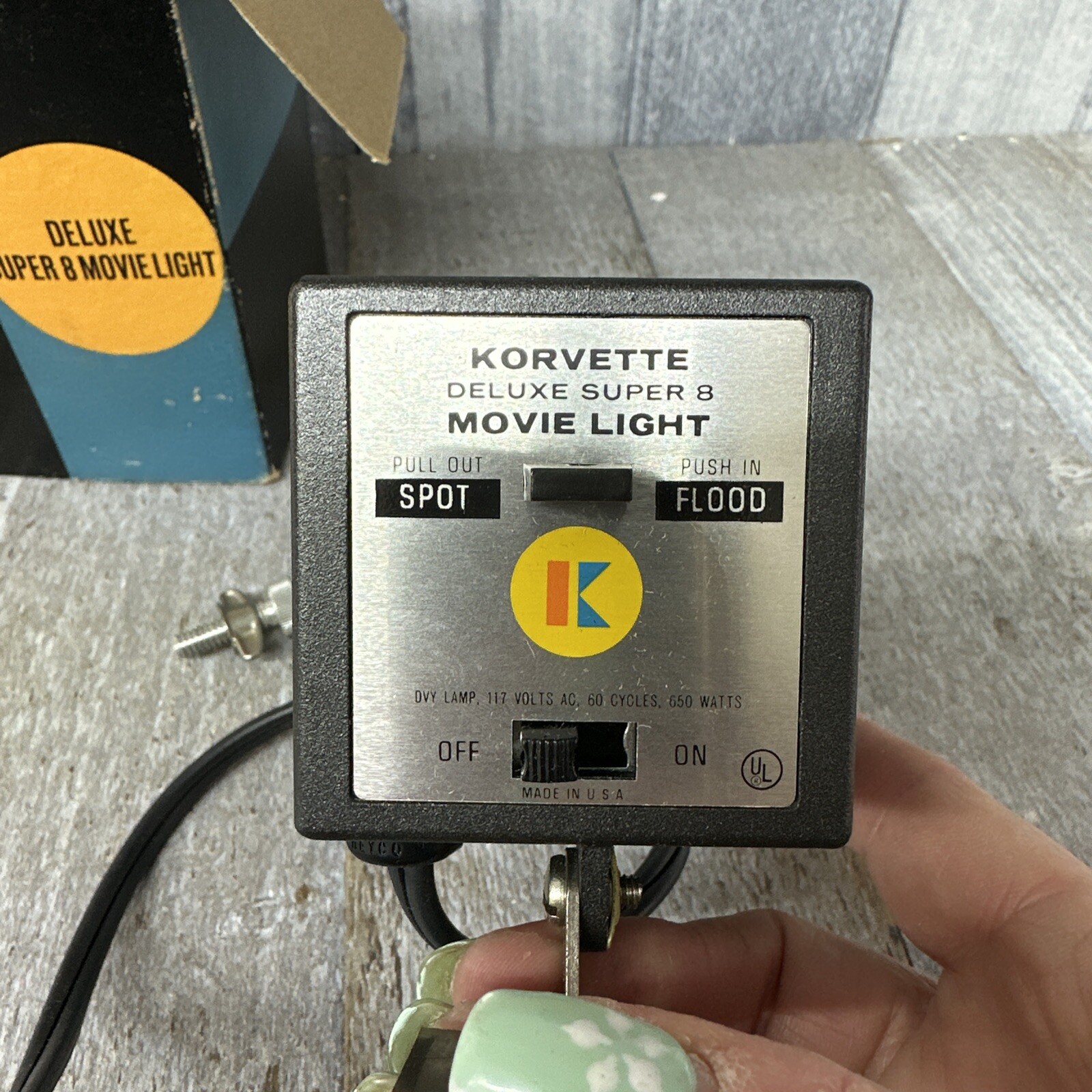 E. J. Korvette deluxe super 8 movie light