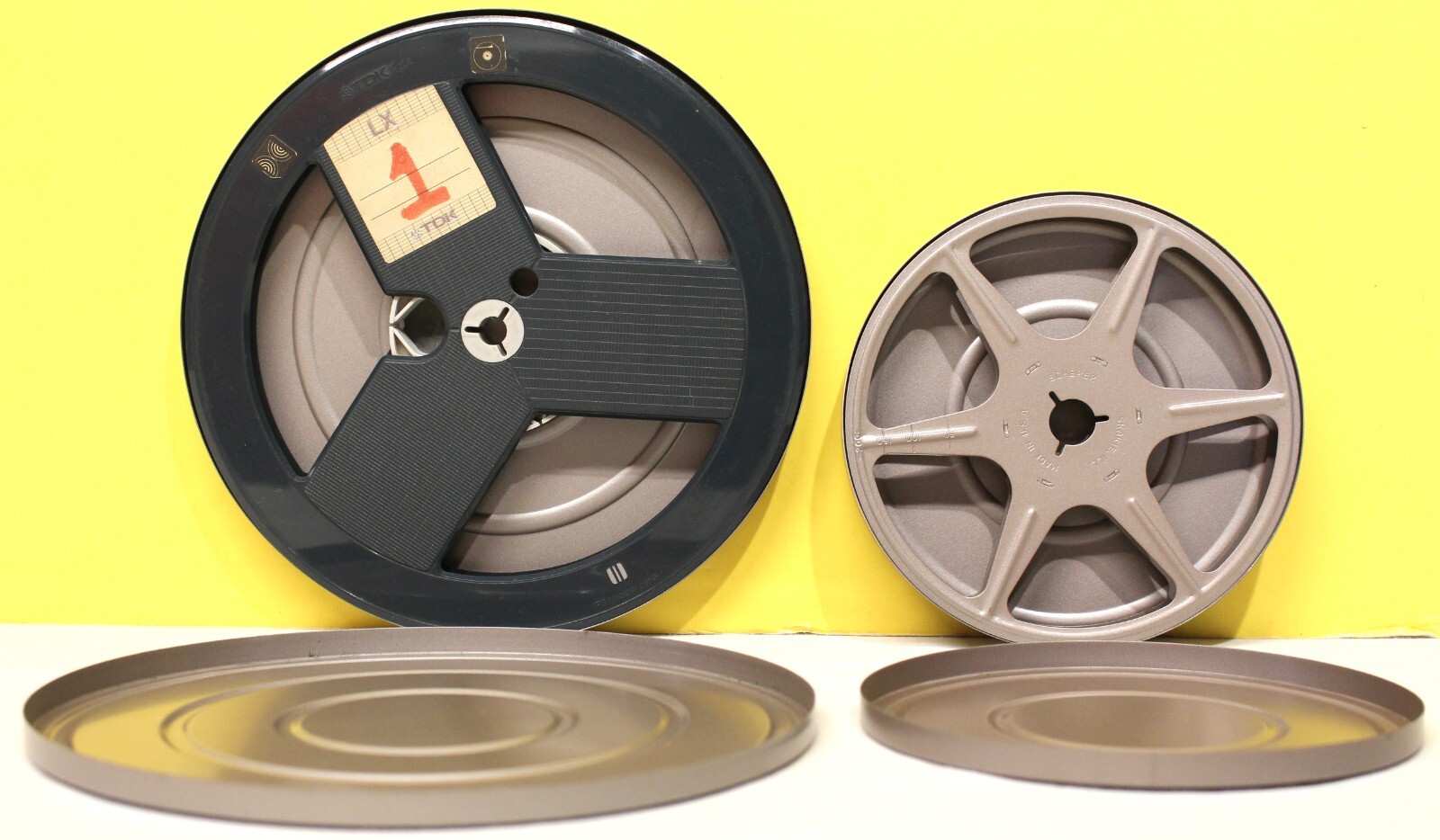 Mixed Lot 2 Empty Reels 1 Plastic 7″, 1 Metal 5″ in Metal Storage Cases Scherer