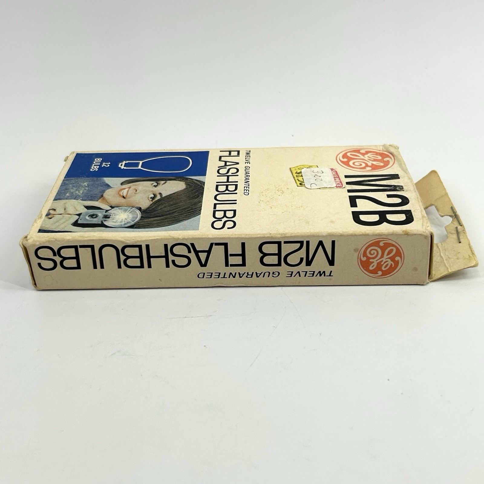 Vintage GE Blue M2B Flashbulbs – 11 Bulbs