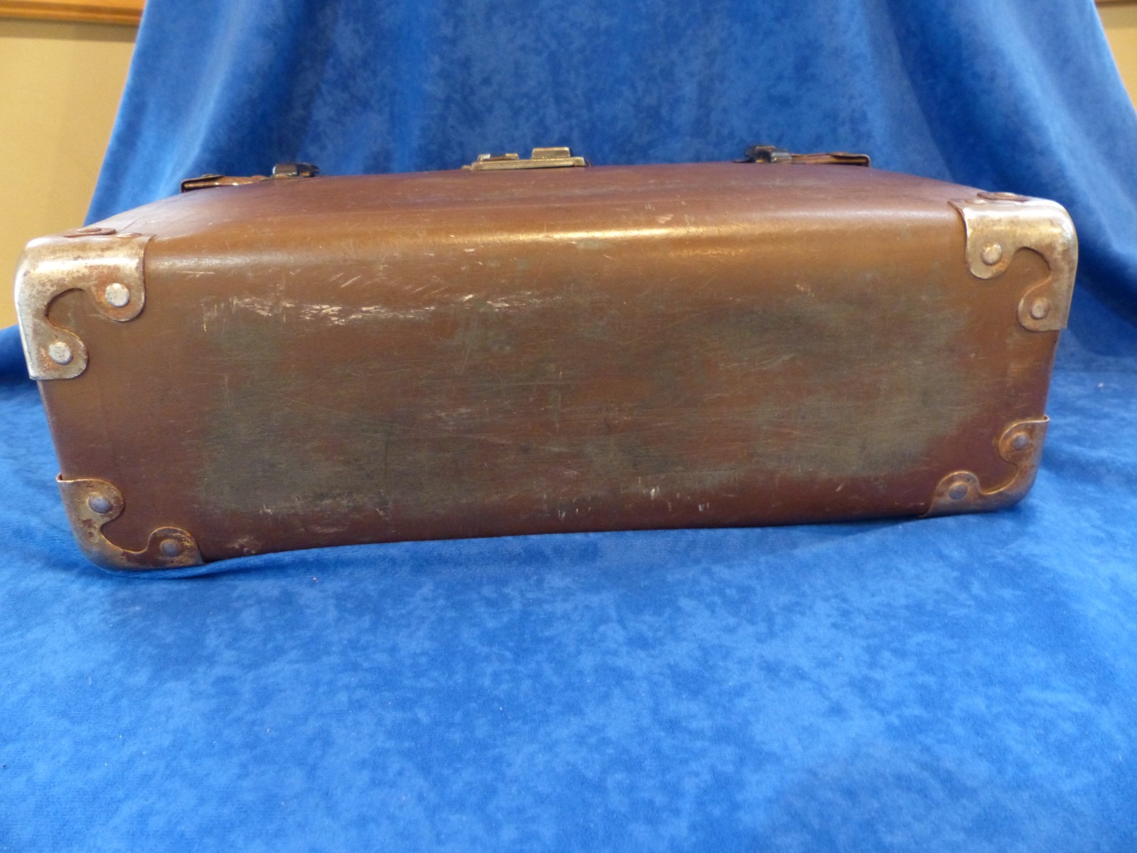 Graflex 2×3 brown camera case, 15 x 10 x 5 inches OD, sturdy, working hardware