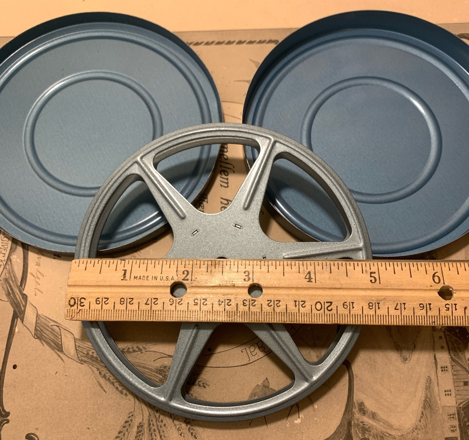 Vintage Lot of 4 Film Reels W Blue Canisters for 8mm, Both Metal, 5″ Holds 200ft