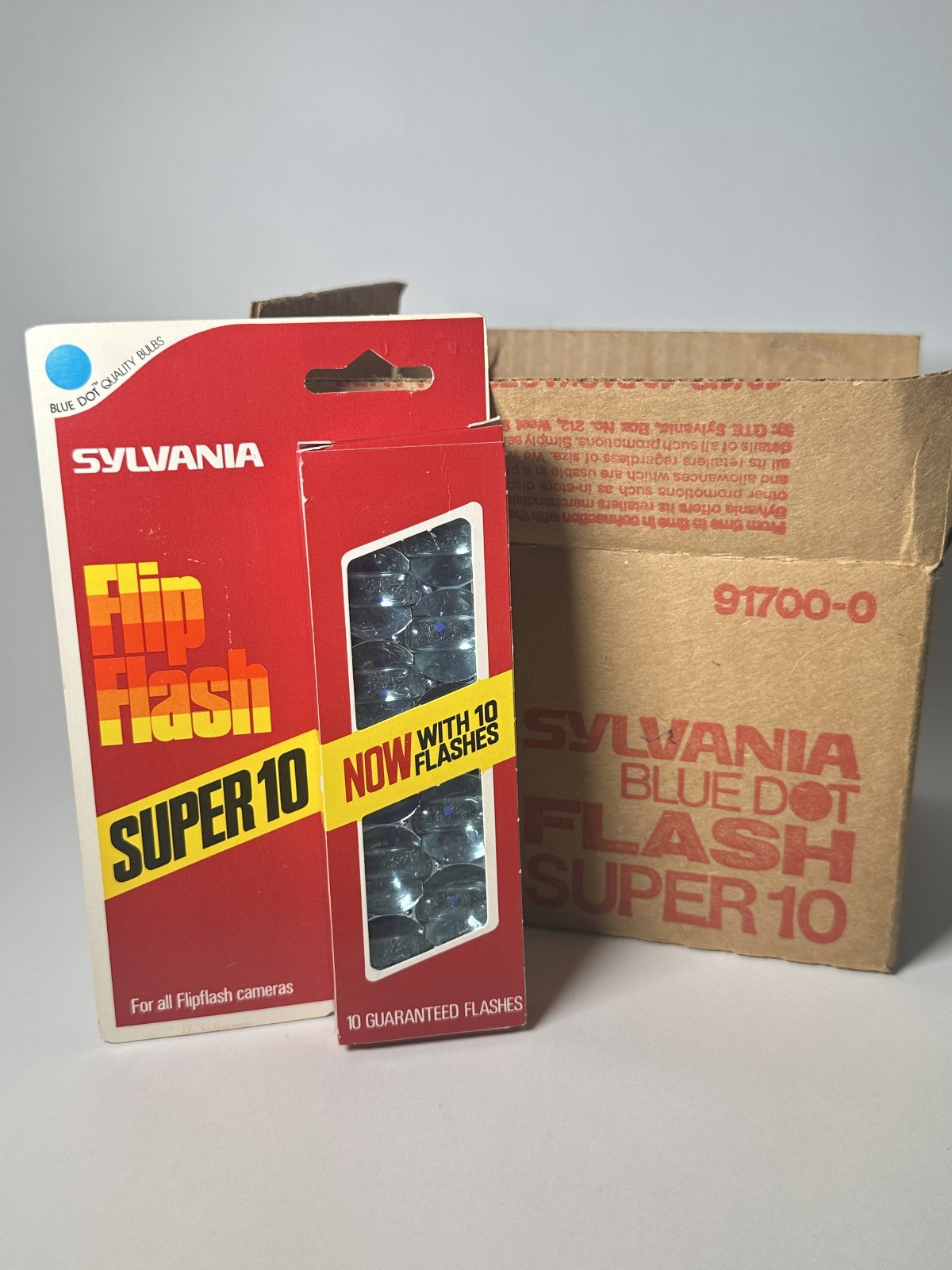 Sylvania blue dot flip flash super 10, case 11 packages of 1