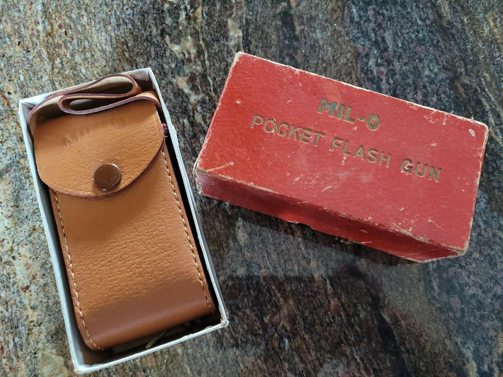 Vintage Mil-O Pocket Flash Gun With Case Untested As Is