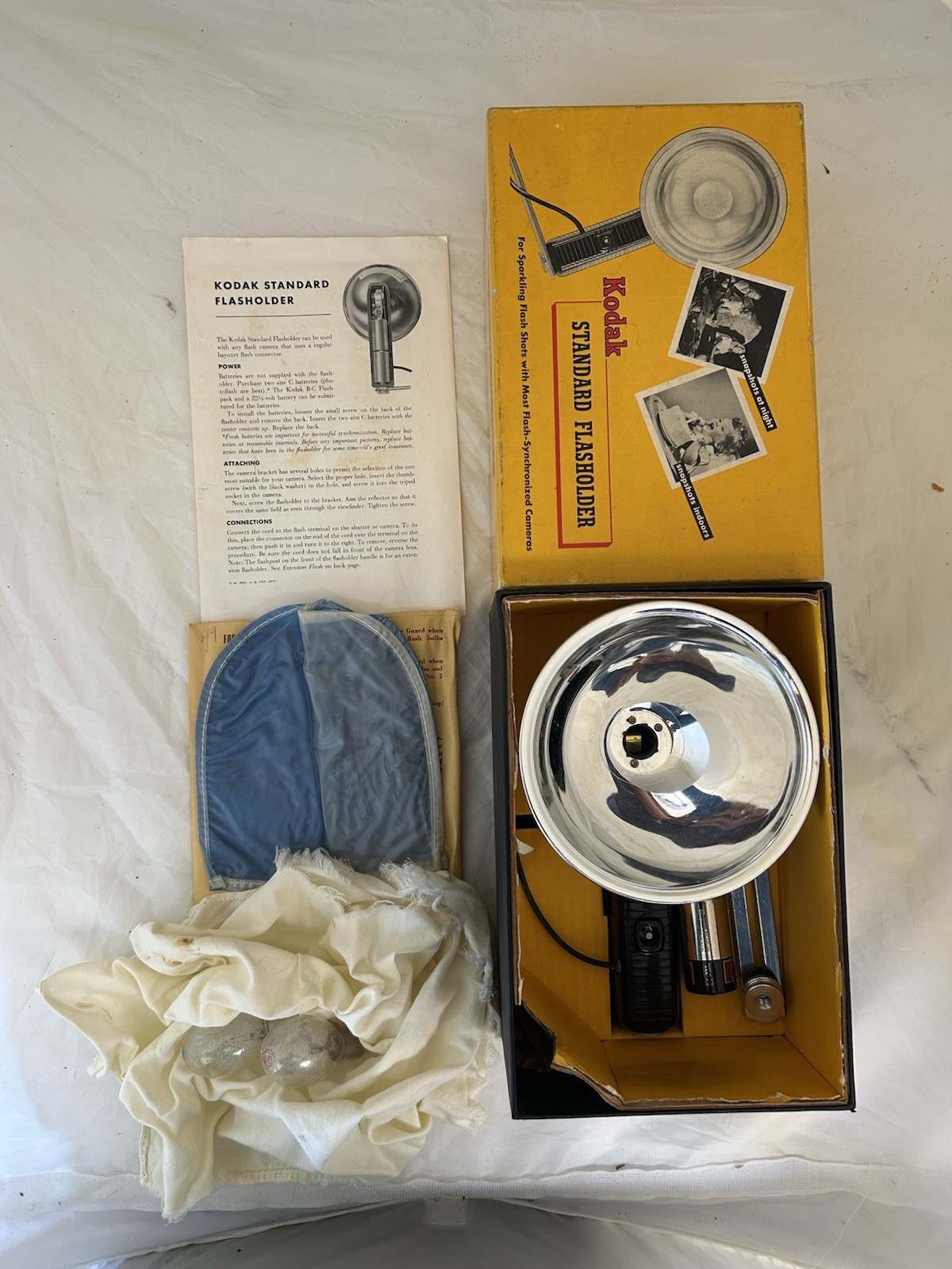 Kodak Vintage Standard Flash Holder With Bulbs And Tri-Color Flash Guard