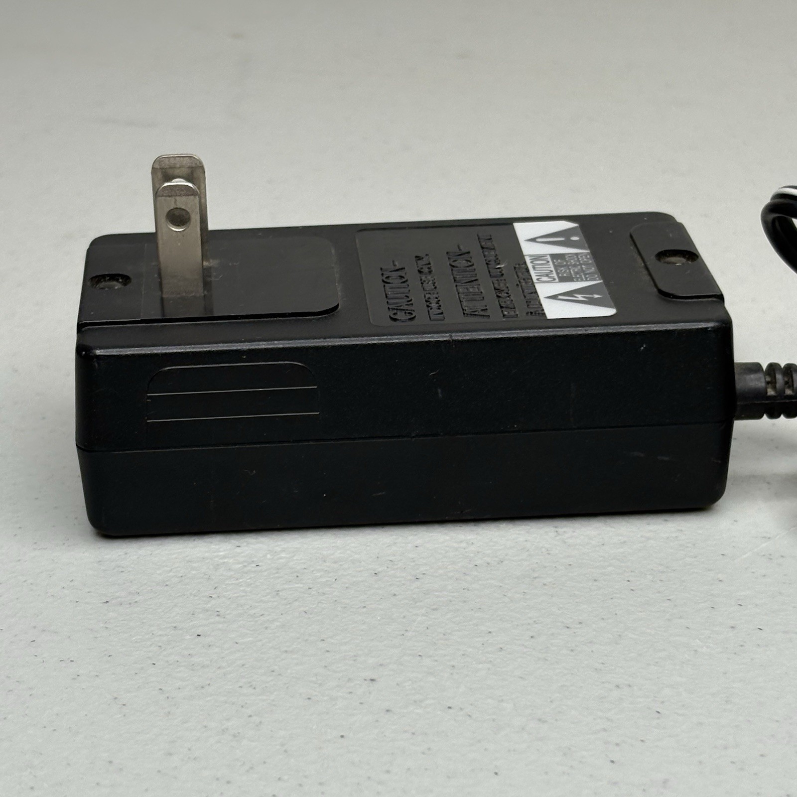 Apple AC Power Adapter M4138 (AC-DS7) for QuickTake 200 Digital Camera OEM