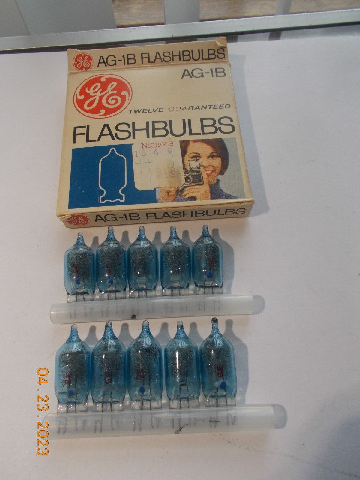 10 Vintage GE AG-1B Flashbulbs