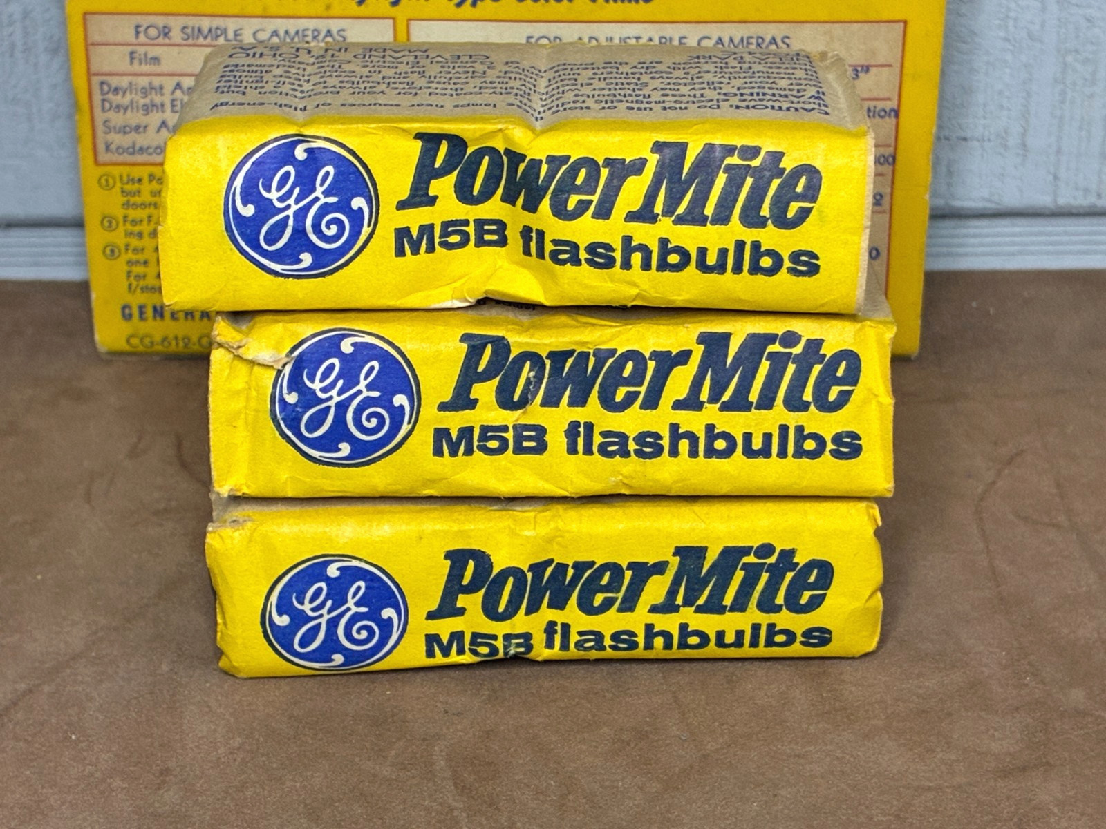 Vintage GE Power Mite M5B Blue Flashbulbs w/ Zirconium Foil ~ NOS ~ 10 Bulbs