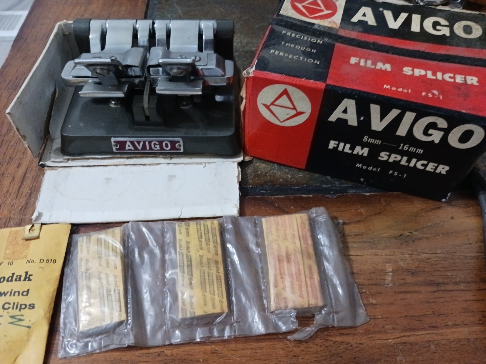 Vintage AVIGO FS-1 Film Splicer for 8mm & 16mm Films w Box