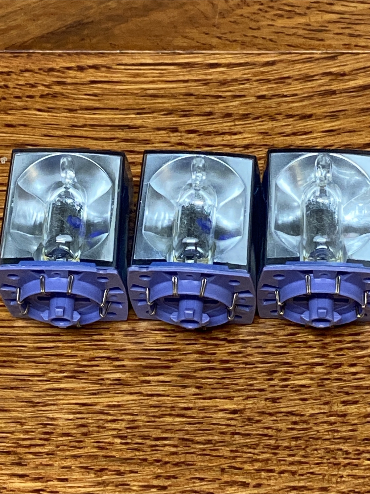 Vintage Flash Cubes -9 Vintage Cubes-Sylvania Blue Dot, Westinghouse, & GE